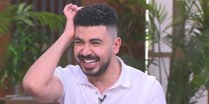 محمد أنور ضيف الراديو بيضحك مع فاطمة مصطفى - اليوم الإخباري